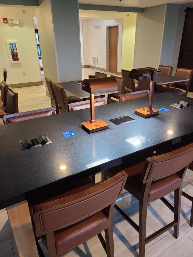 Express & By Ihg Hotel Sheldon