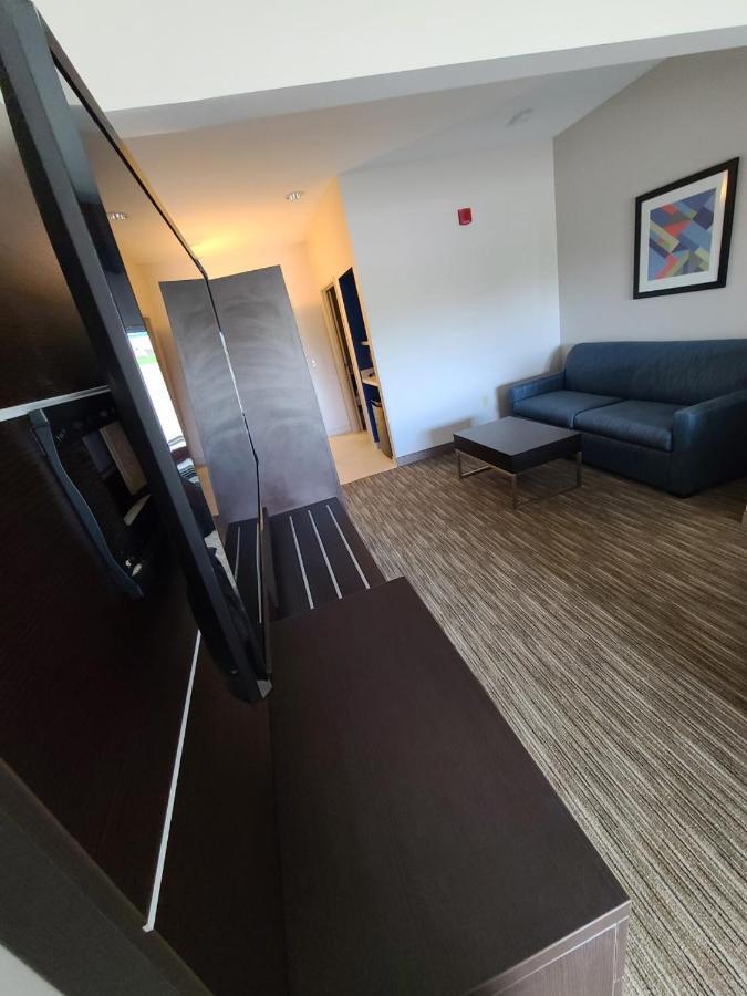 Express & By Ihg Hotel