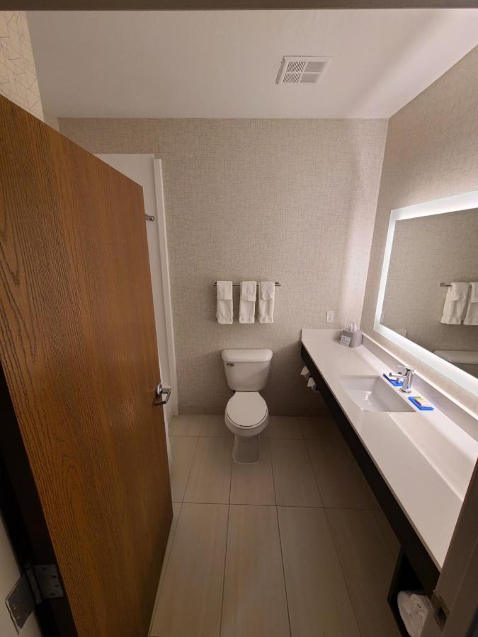 Express & By Ihg 3* Sheldon